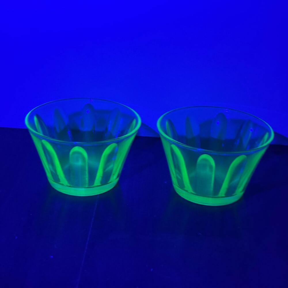 Lot of 2 Vintage Uranium Green Glowing Glass Custard Cups Ramekins